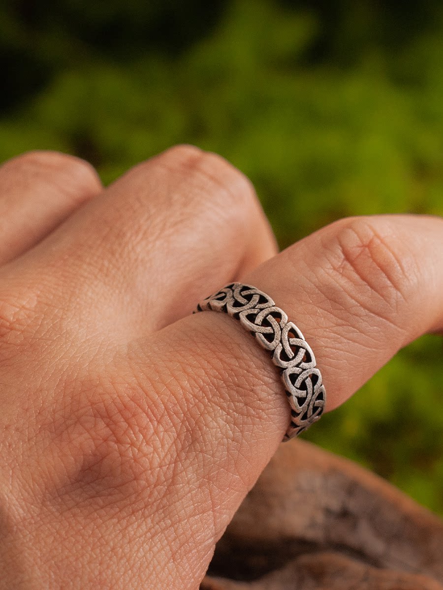 “Eternal Knot” | 6mm Interwoven Celtic Knot Vintage Ring