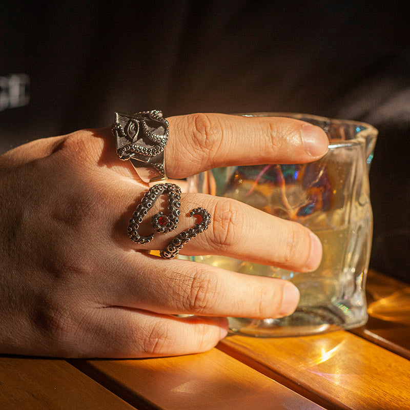 👁️🗨️ Cthulhu Tentacle All-Seeing Eye Ring