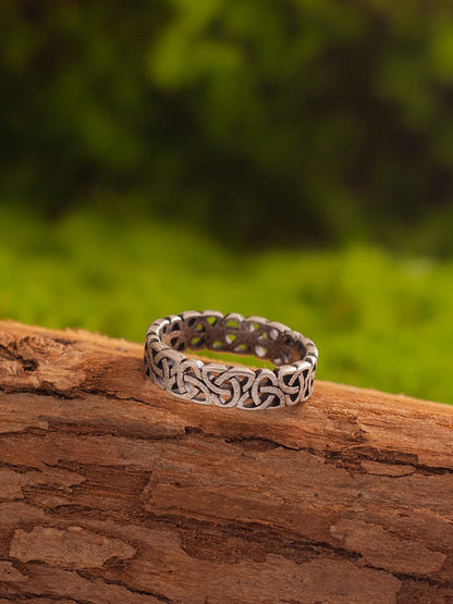 “Eternal Knot” | 6mm Interwoven Celtic Knot Vintage Ring