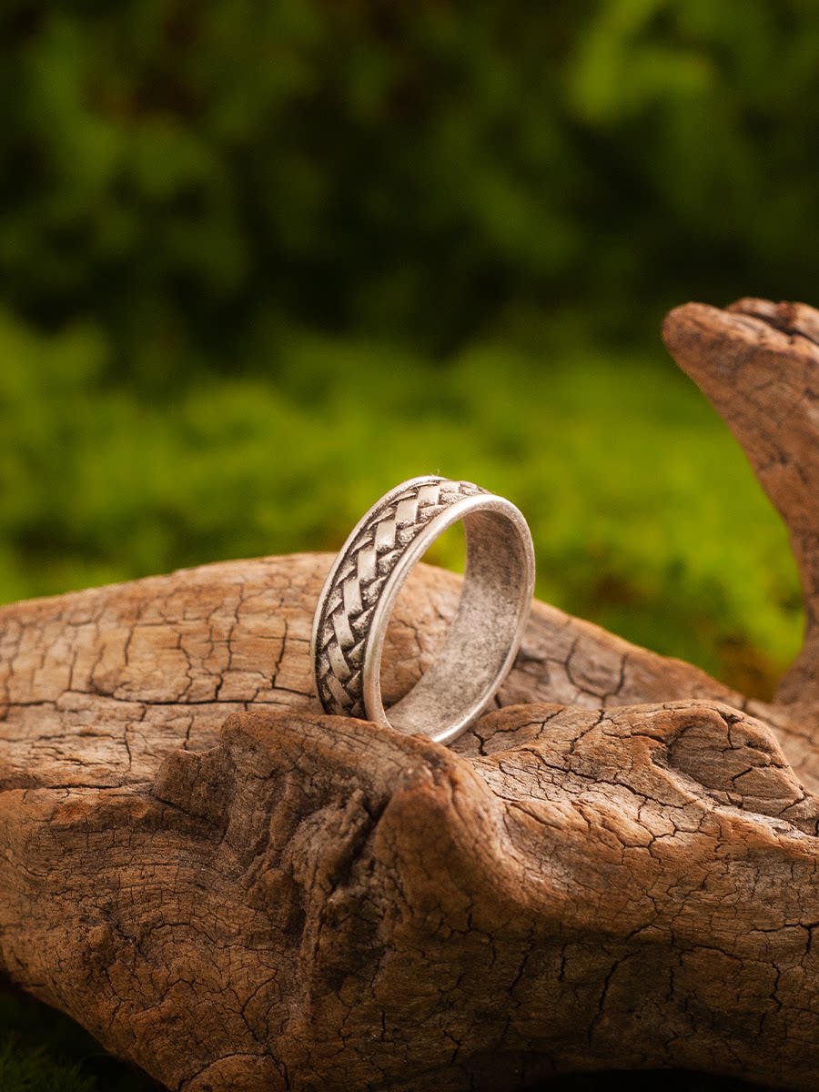 “Woven Memories” | 7mm Vintage Woven Ring