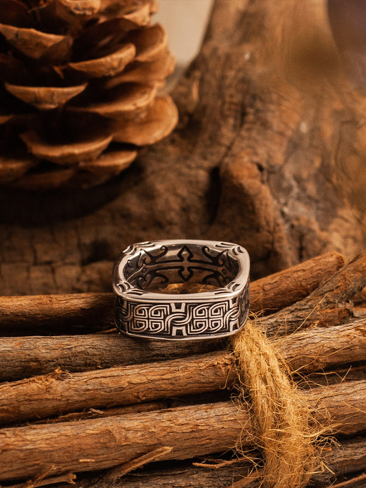 Irish Crazy Celtic Knot Square Ring