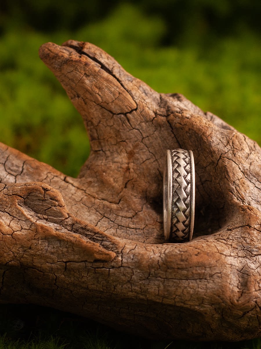 “Woven Memories” | 7mm Vintage Woven Ring