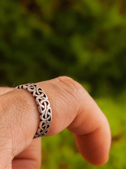 “Eternal Knot” | 6mm Interwoven Celtic Knot Vintage Ring