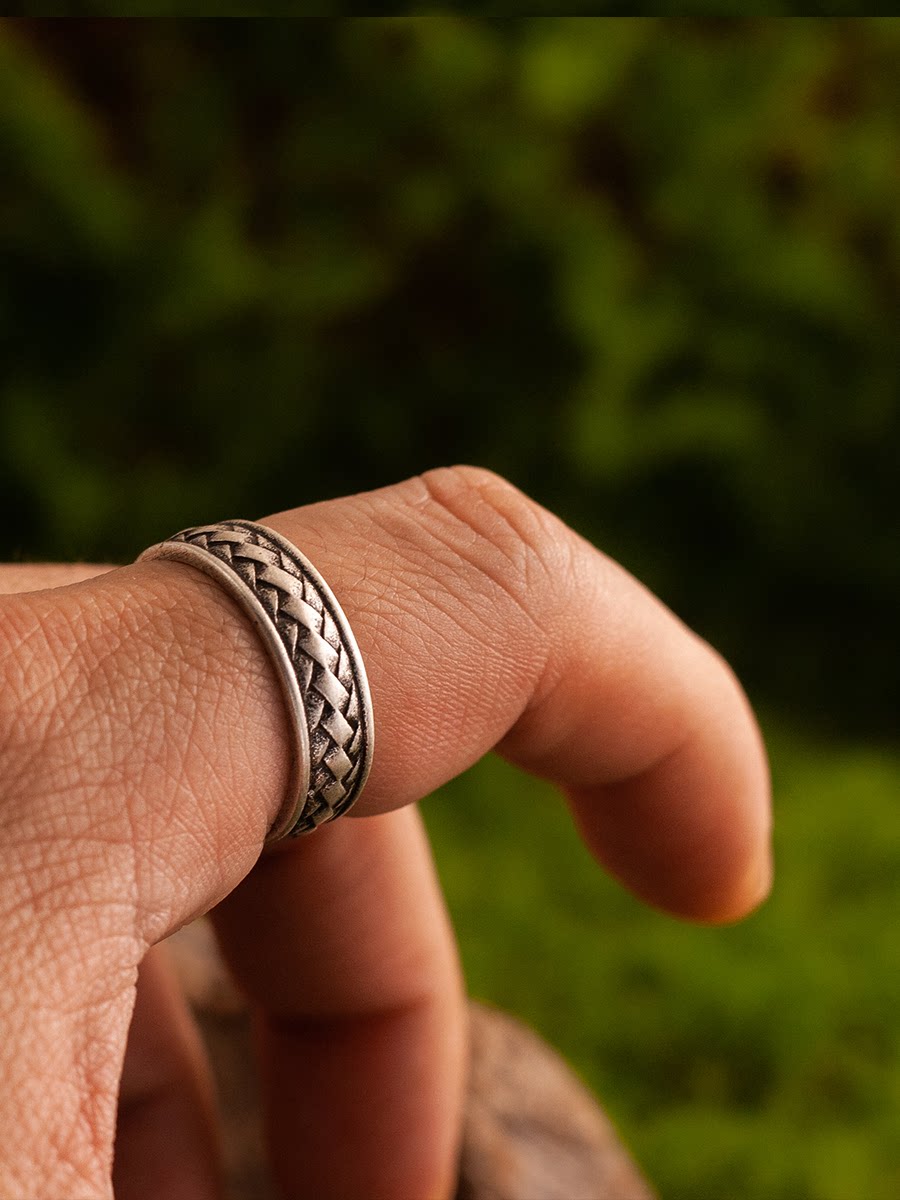 “Woven Memories” | 7mm Vintage Woven Ring