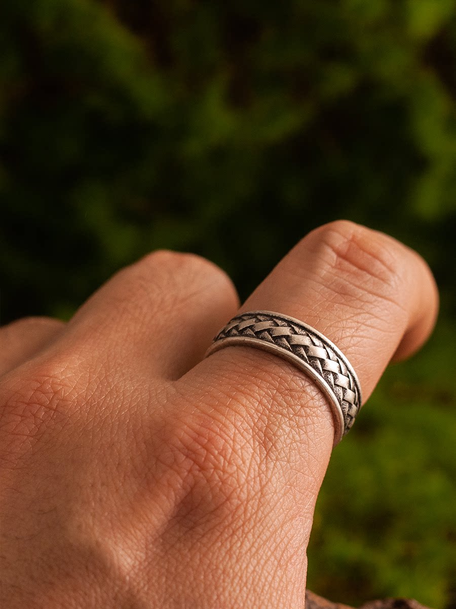“Woven Memories” | 7mm Vintage Woven Ring