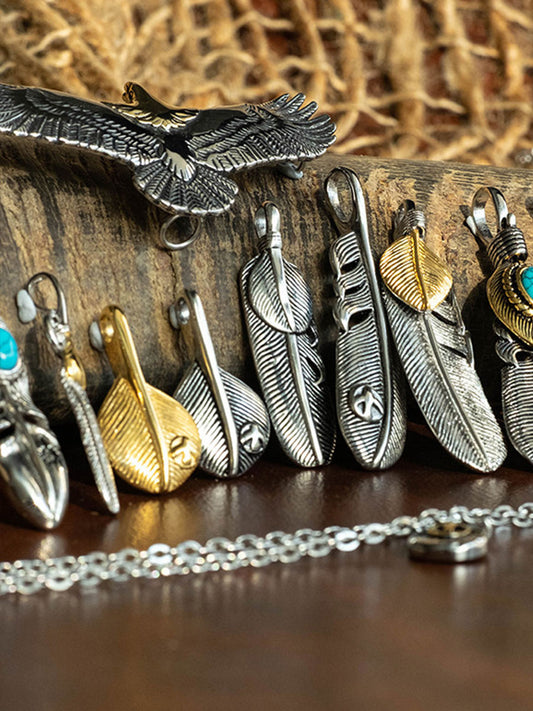Japanese Street Feather Pendant Necklace