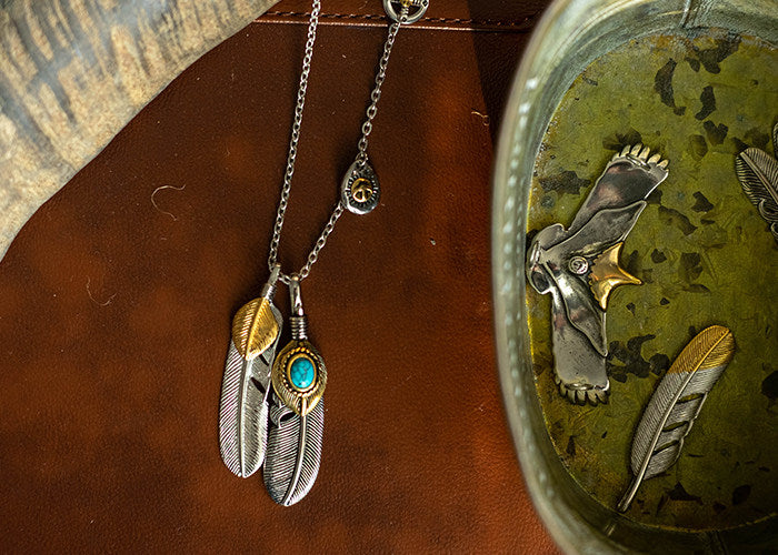 Japanese Street Feather Pendant Necklace
