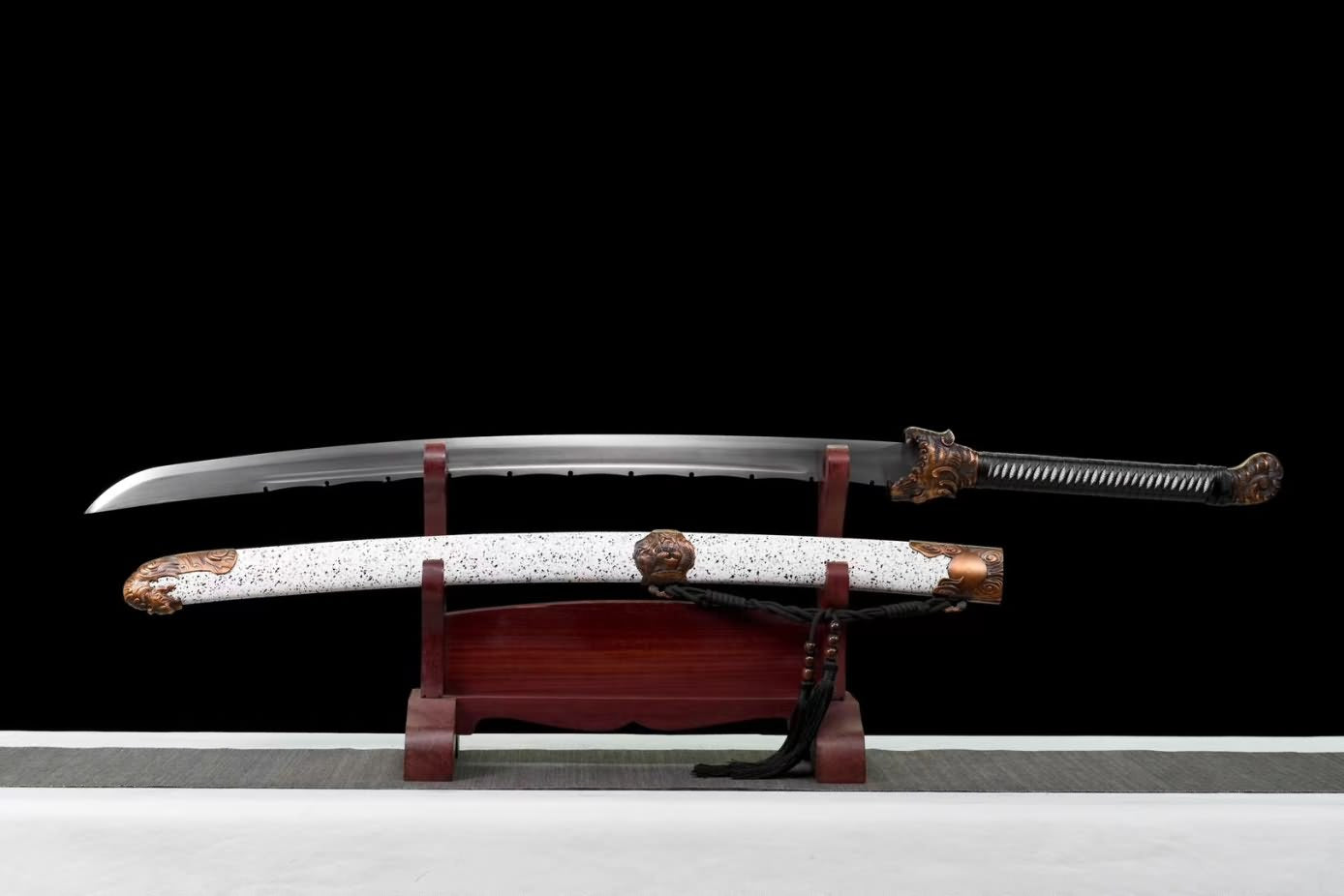 Tiger Tang dao High Carbon Steel red Blade,Alloy Fittings,Solid Wood Scabbard