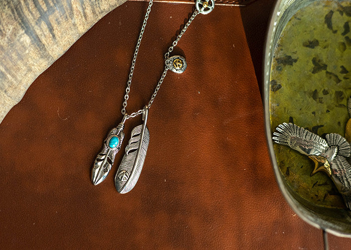 Japanese Street Feather Pendant Necklace