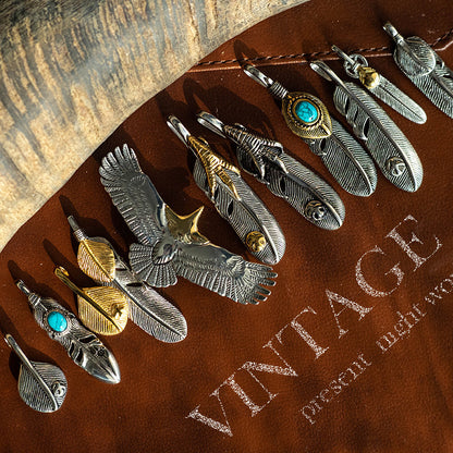Japanese Street Feather Pendant Necklace
