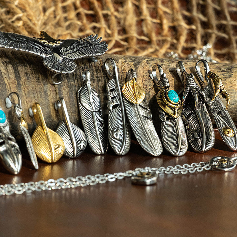 Japanese Street Feather Pendant Necklace