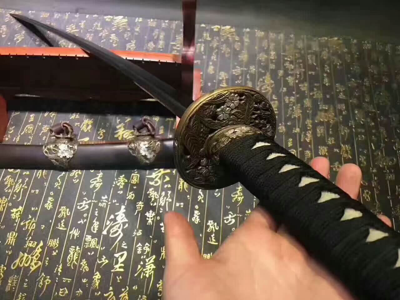 Nihontou Tachi(Damascus steel,Ebony scabbard,Brass tosogu)Full tang