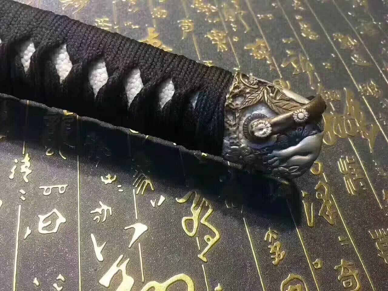 Nihontou Tachi(Damascus steel,Ebony scabbard,Brass tosogu)Full tang