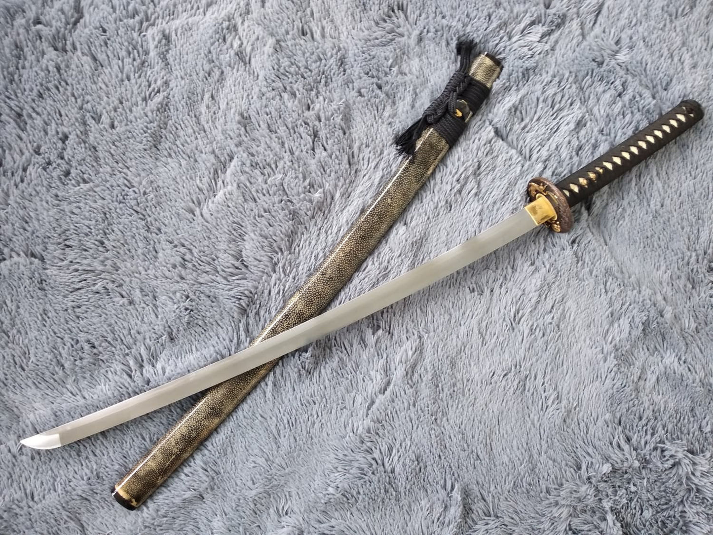 Samurai sword,Katana,Damascus steel burn blade,Skin scabbard,Brass tosogu