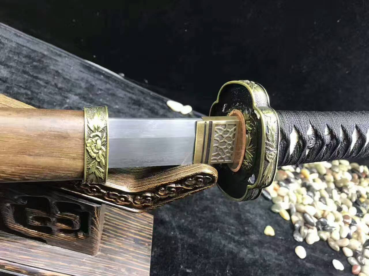 Nihontou Tachi,Nodachi(Folded steel,Rosewood scabbard,Alloy tosogu)Full tang