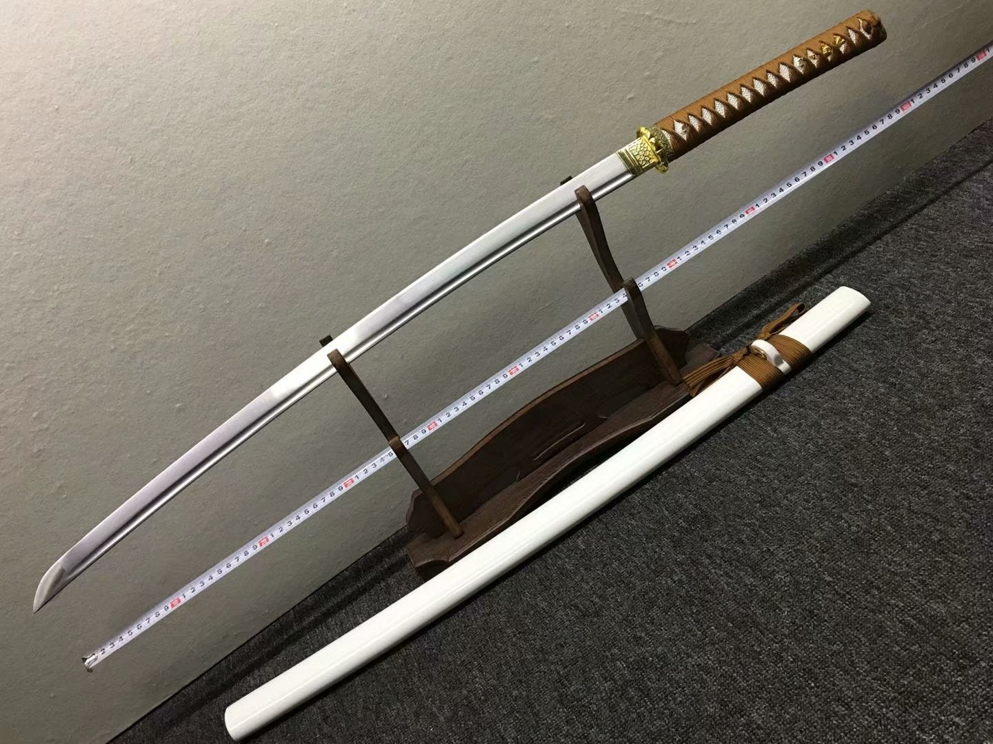 Nihontou katana,kendo,Medium carbon steel blade,White scabbard,Alloy